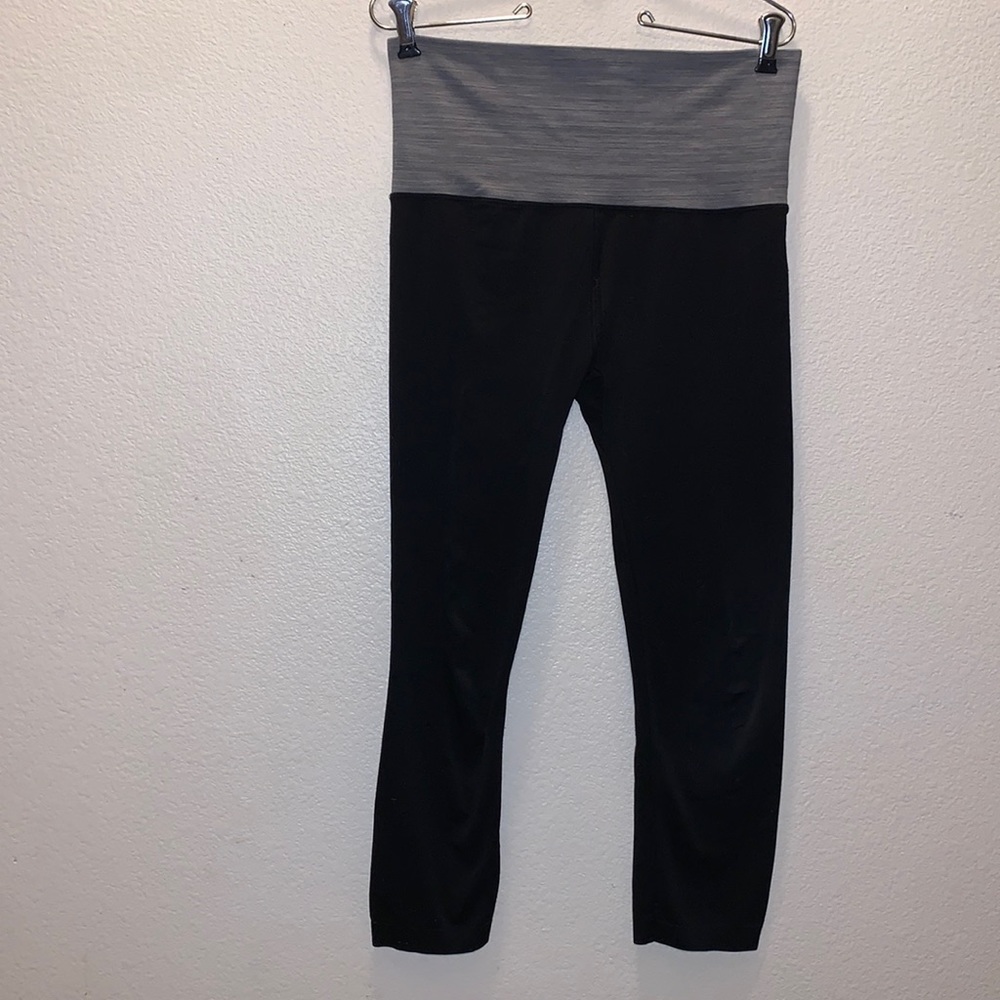 Coco Limon black cropped stretchy leggings